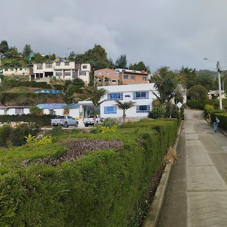 Hotel Colina Los Robles Gachancipa Экстерьер фото